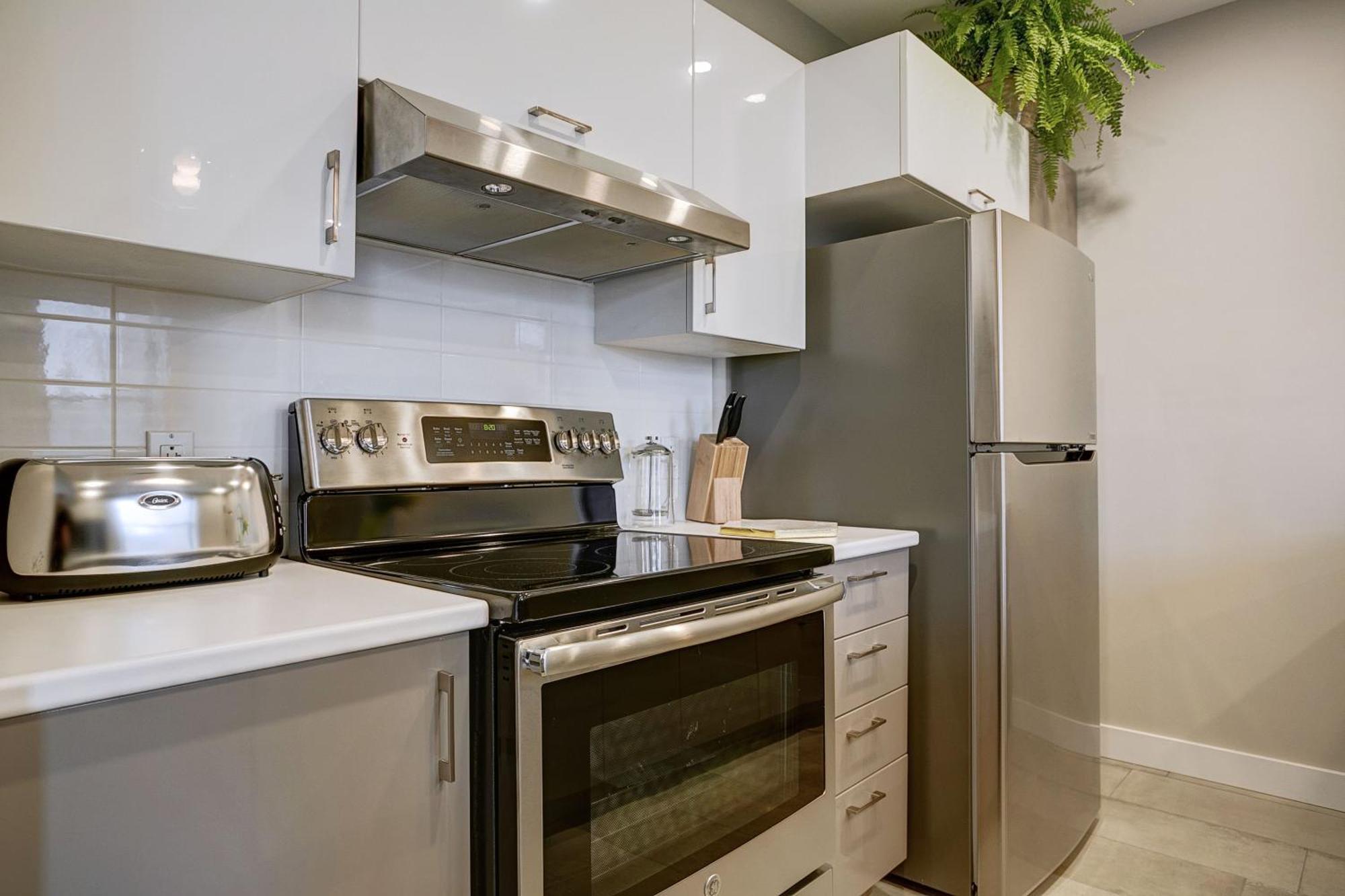 Explore Montreal From Sleek Contemporary Apartment By Den Stays Δωμάτιο φωτογραφία