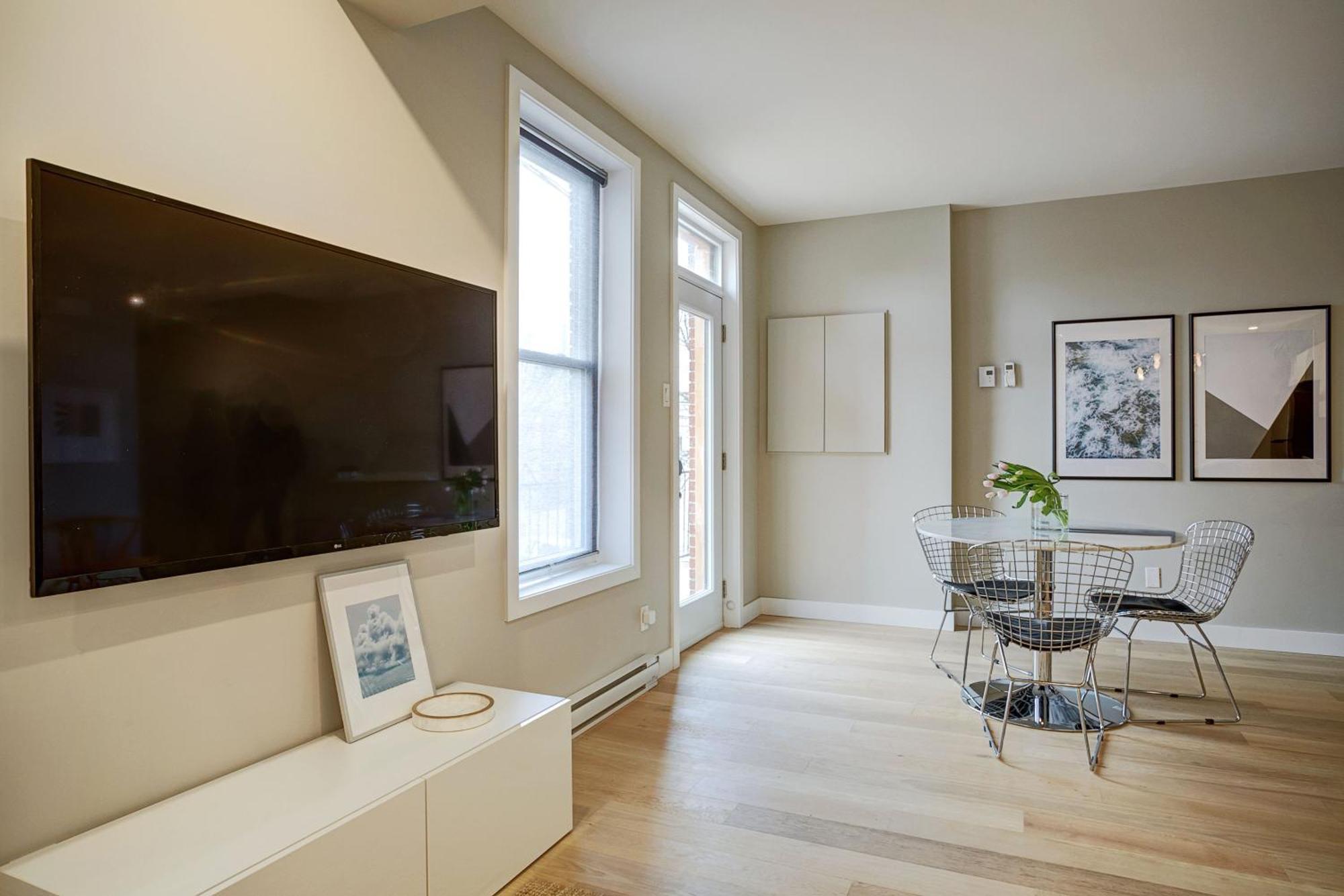 Explore Montreal From Sleek Contemporary Apartment By Den Stays Δωμάτιο φωτογραφία