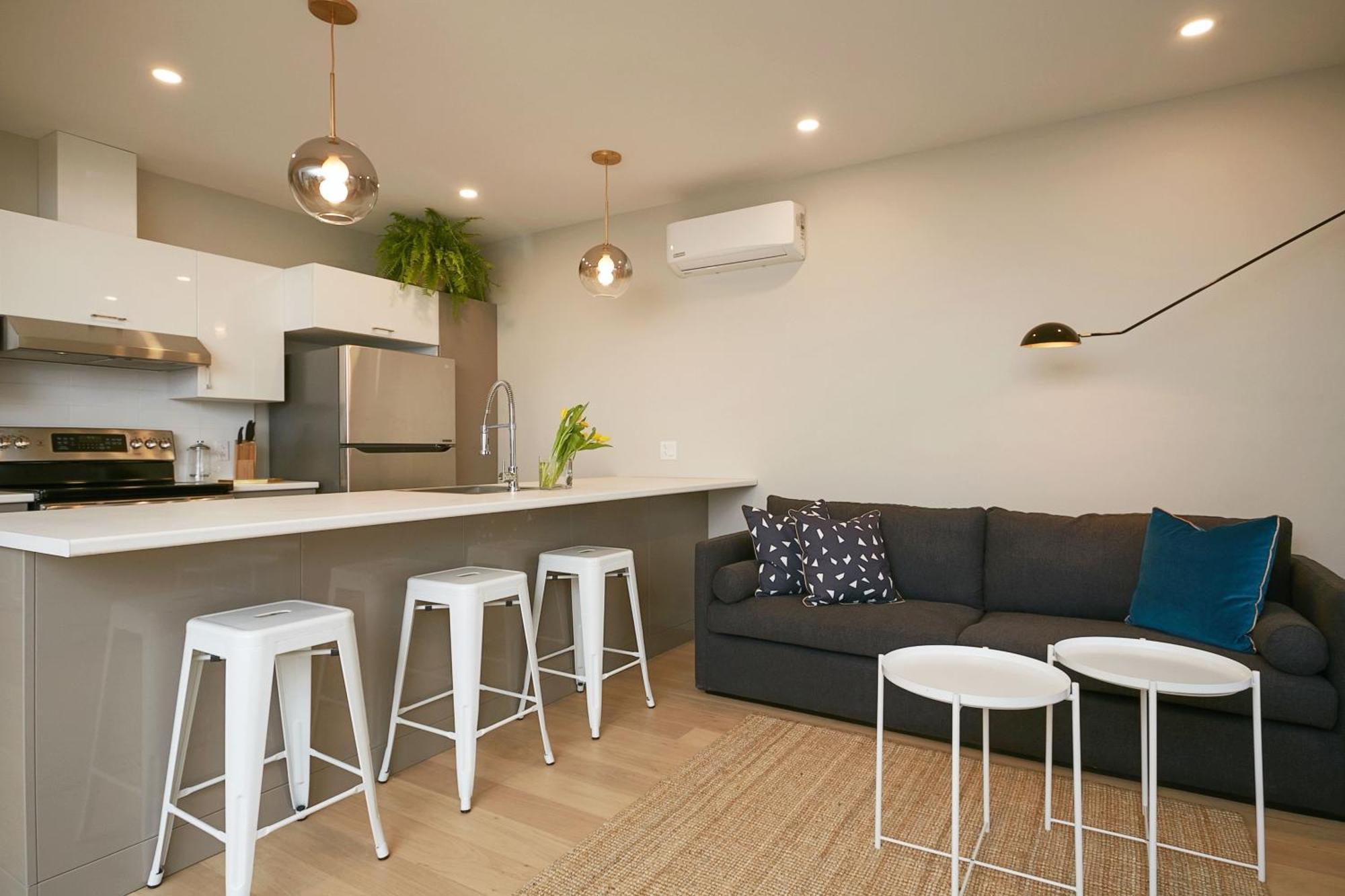 Explore Montreal From Sleek Contemporary Apartment By Den Stays Δωμάτιο φωτογραφία